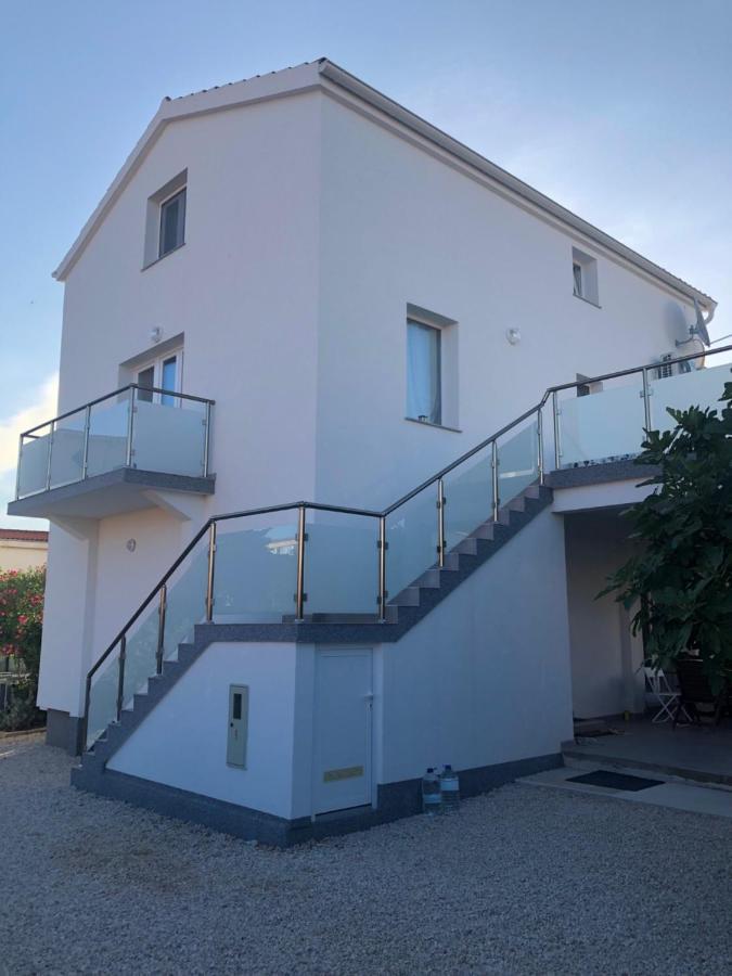 Apartmani Smokva Avec Terasse Vir Extérieur photo